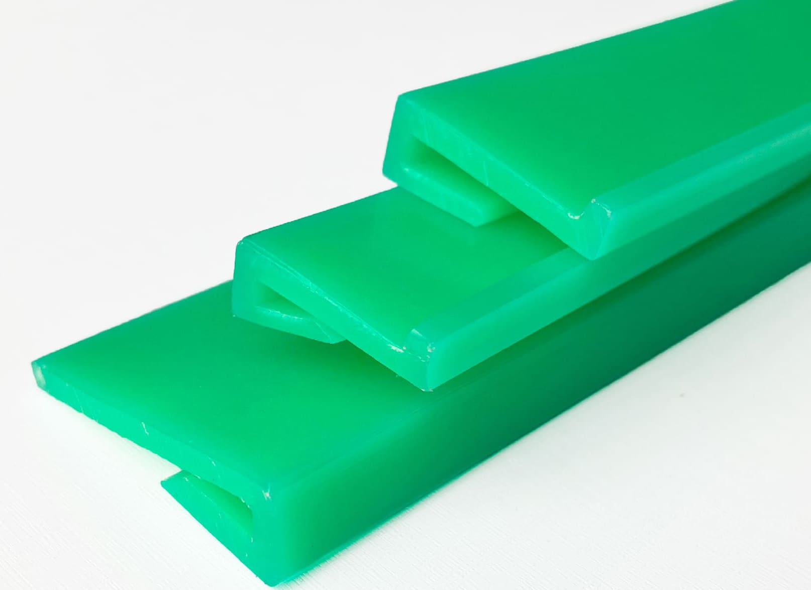 U-shaped and F-shaped plastic wear-resistant strips - Image 4