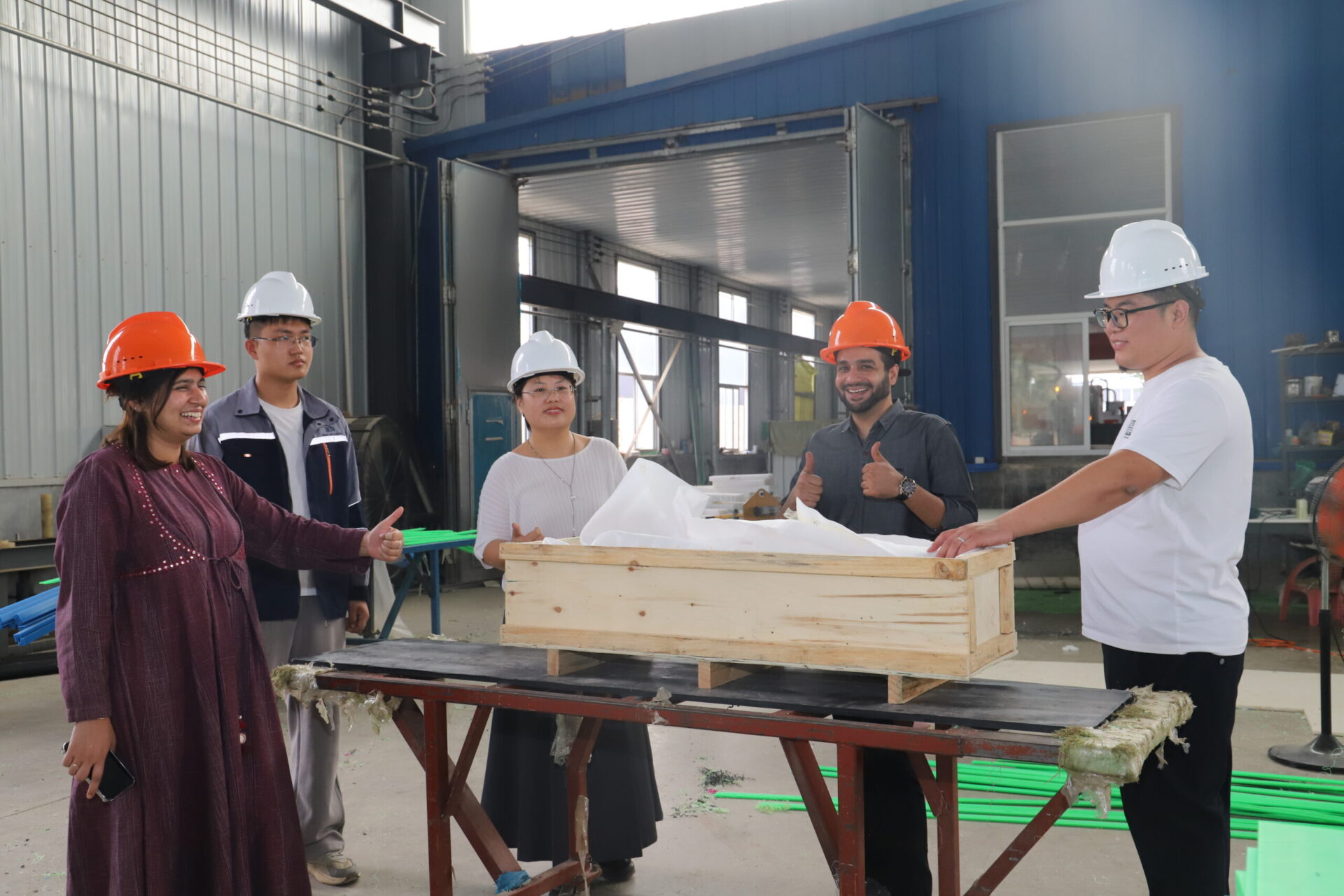 Protected export packing for engineering plastic parts