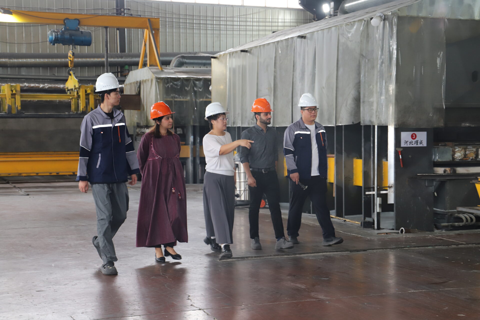 Jincheng Plastic working together photo 8
