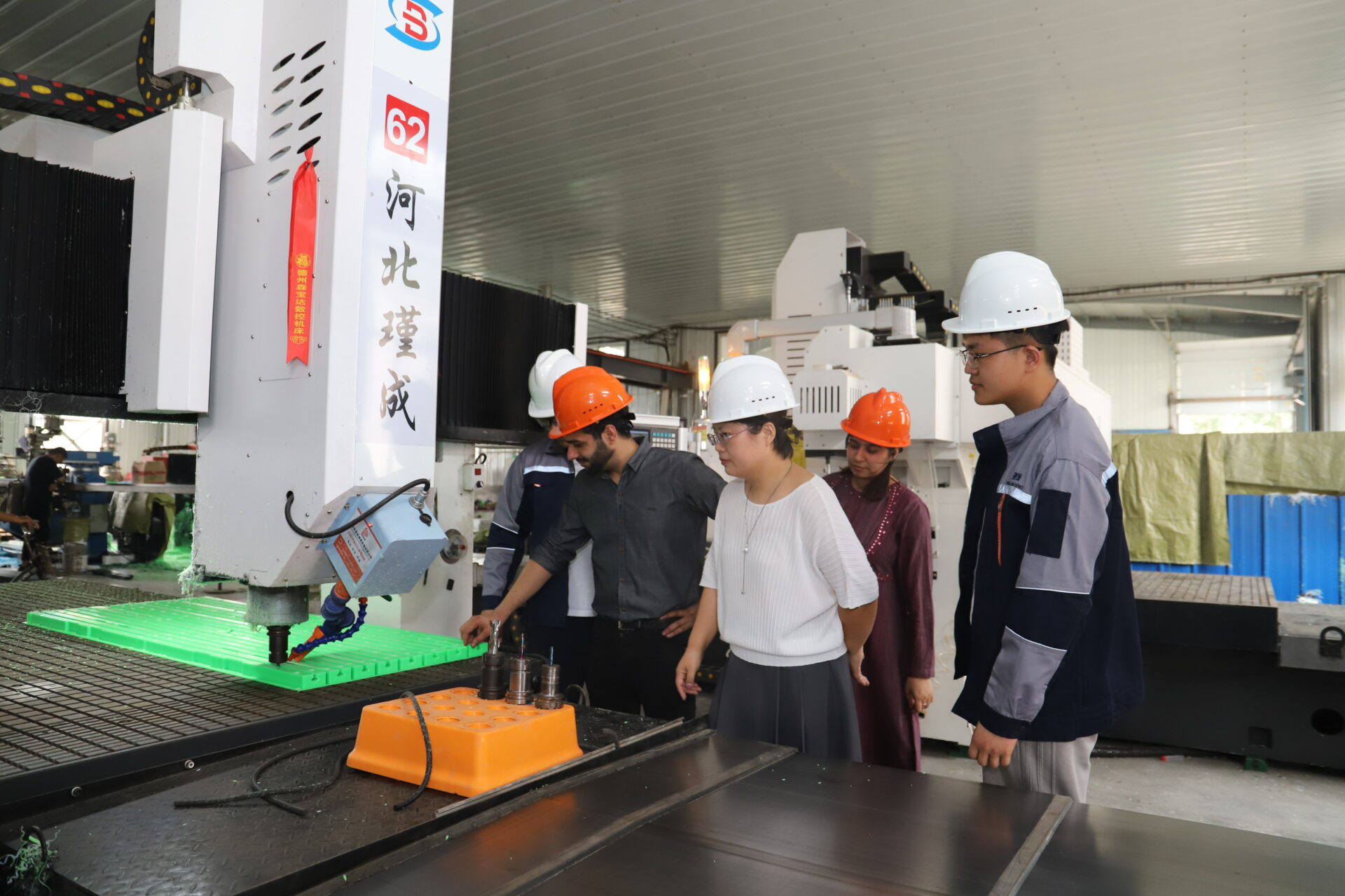 Jincheng Plastic working together photo 11